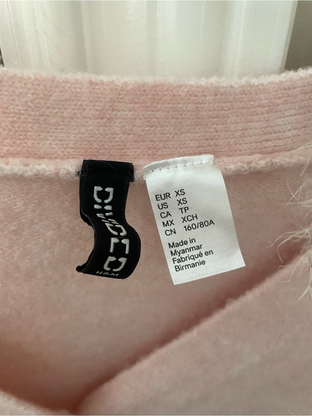 H&M Pink V-Neck Button Cardigan Sweater - Picture 2 of 2